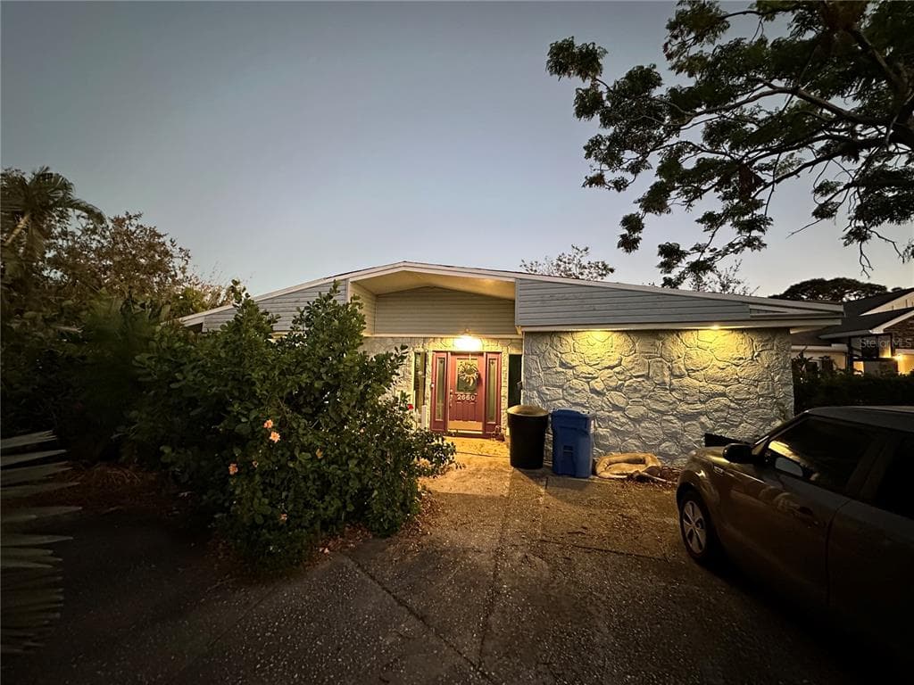 2660 FAIRWAY AVENUE S ST PETERSBURG, FL 33712