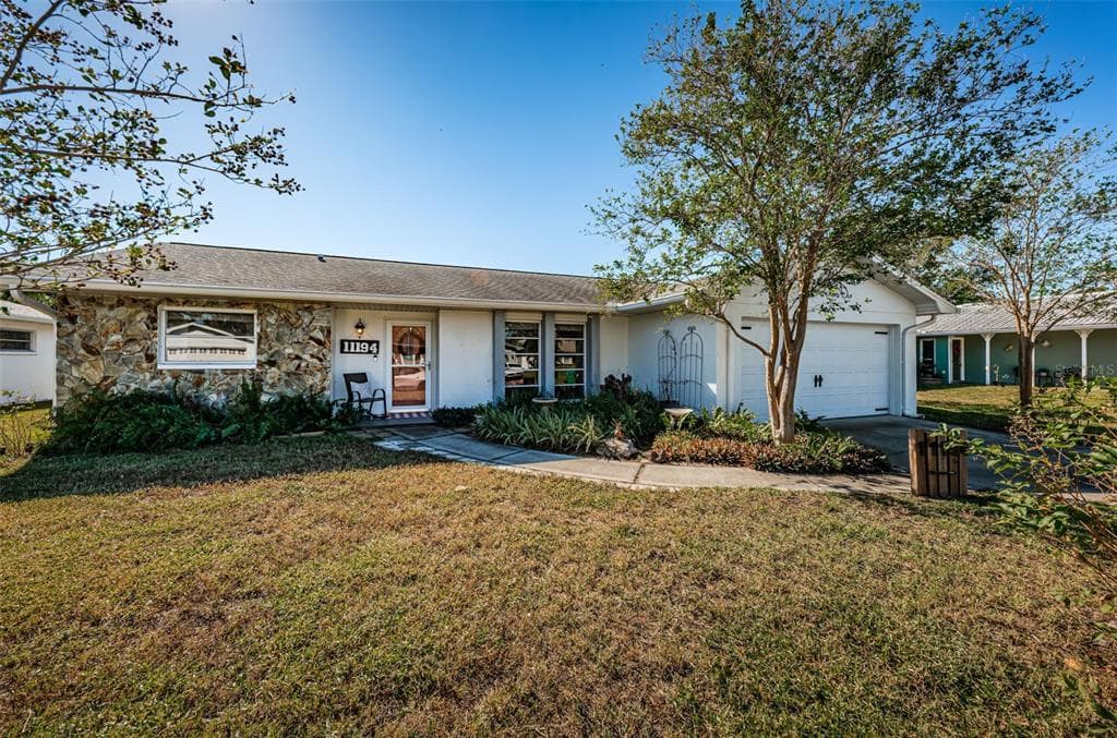 11194 91ST AVENUE SEMINOLE, FL 33772