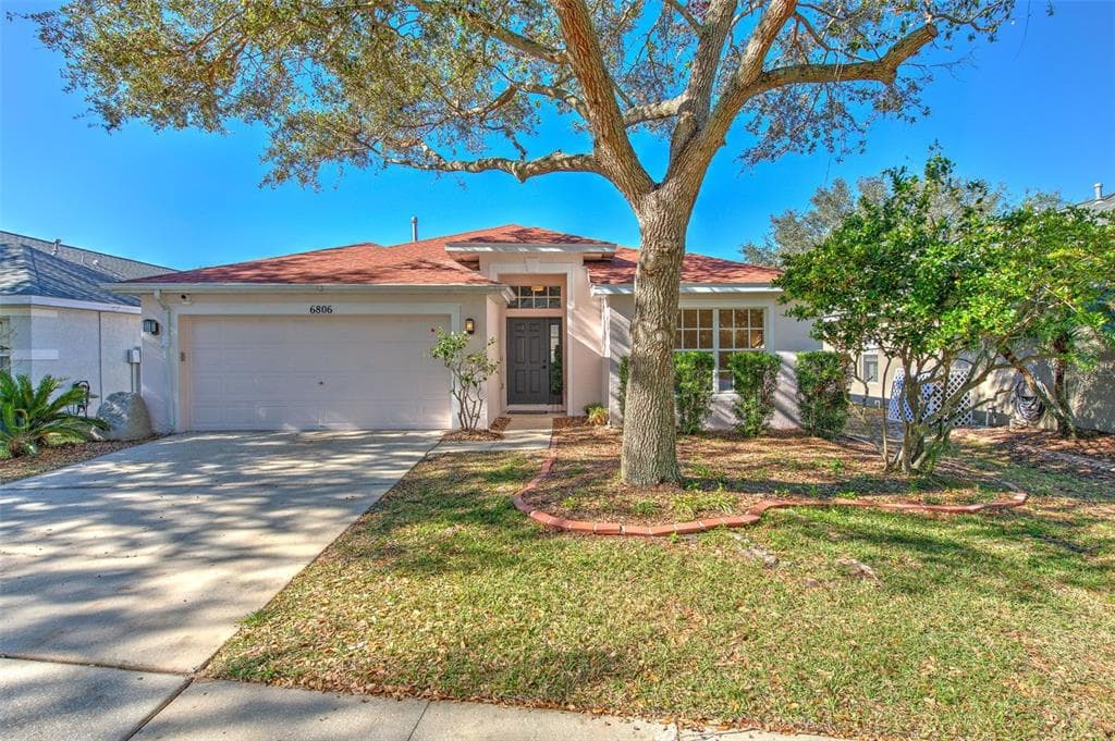 6806 CAMBRIDGE PARK DRIVE APOLLO BEACH, FL 33572