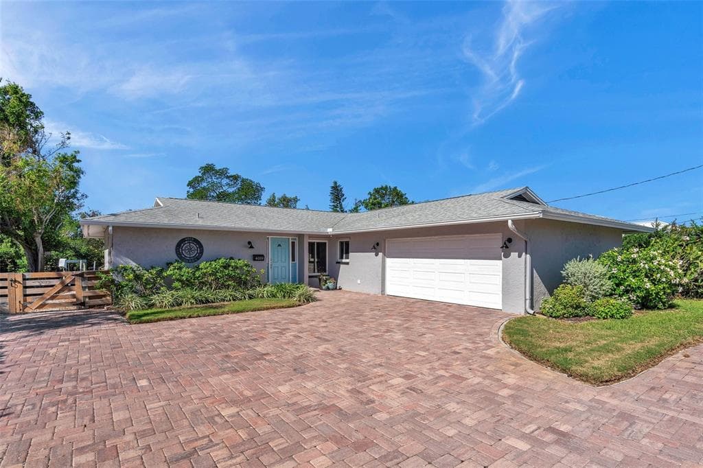 4019 COQUINA KEY DRIVE SE ST PETERSBURG, FL 33705