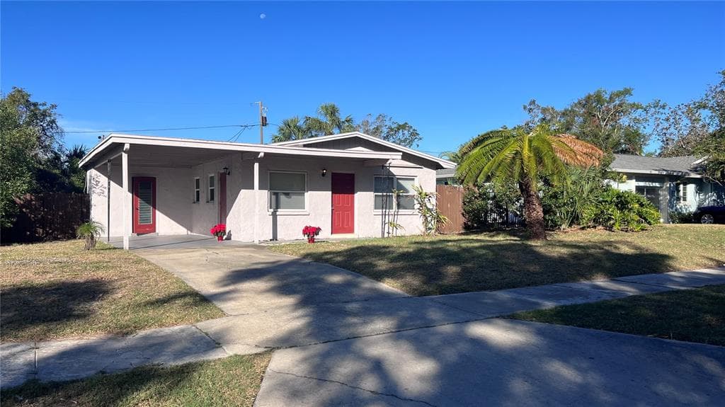 310 BAY STREET TARPON SPRINGS, FL 34689