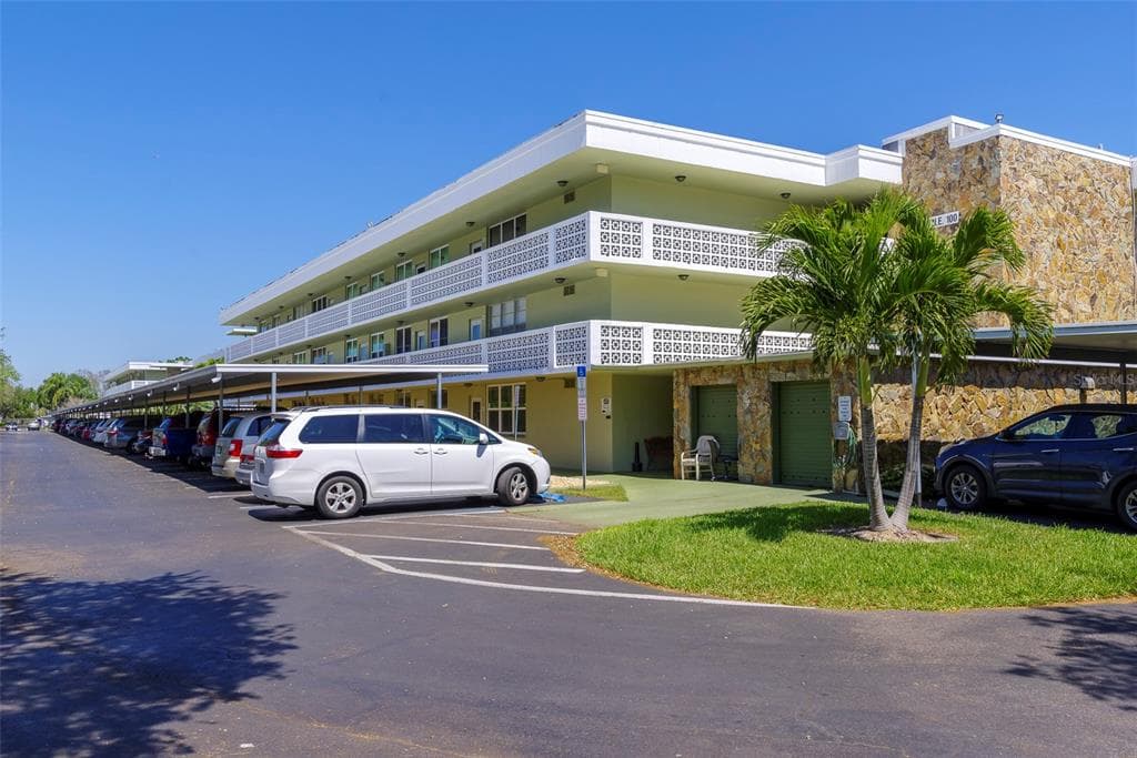 4705 1ST ST STREET NE UNIT 230 ST PETERSBURG, FL 33703