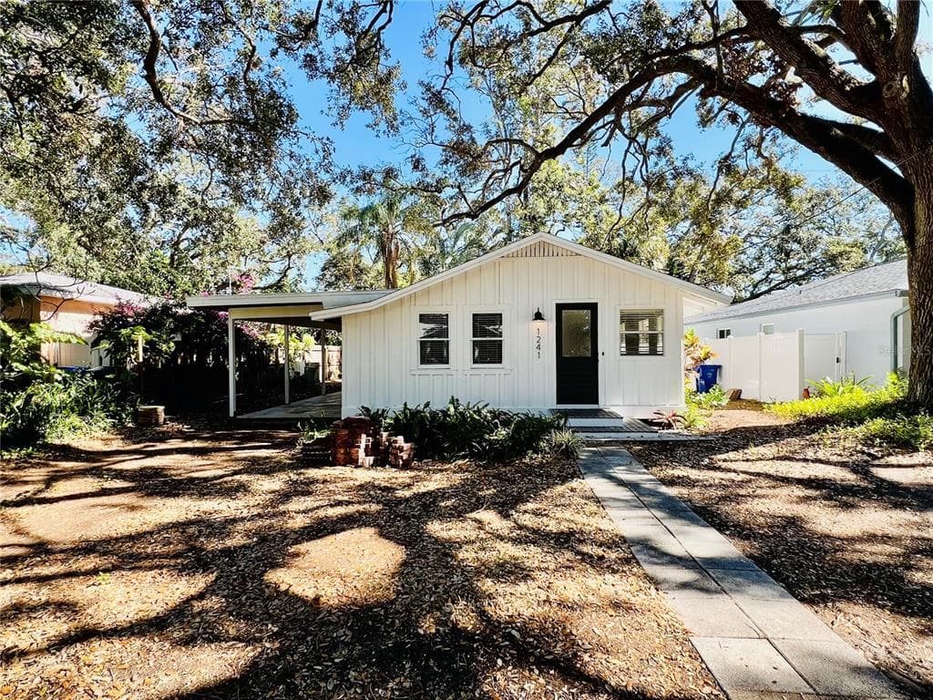 1241 NEW YORK AVENUE DUNEDIN, FL 34698