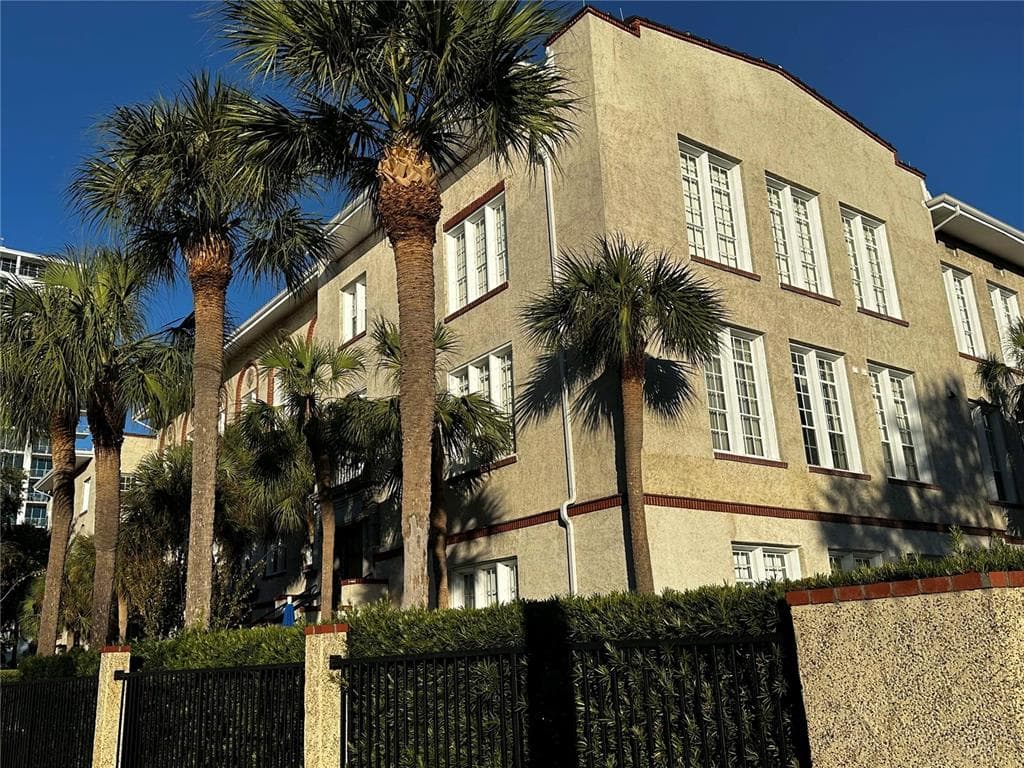 701 MIRROR LAKE DRIVE N UNIT 314 ST PETERSBURG, FL 33701