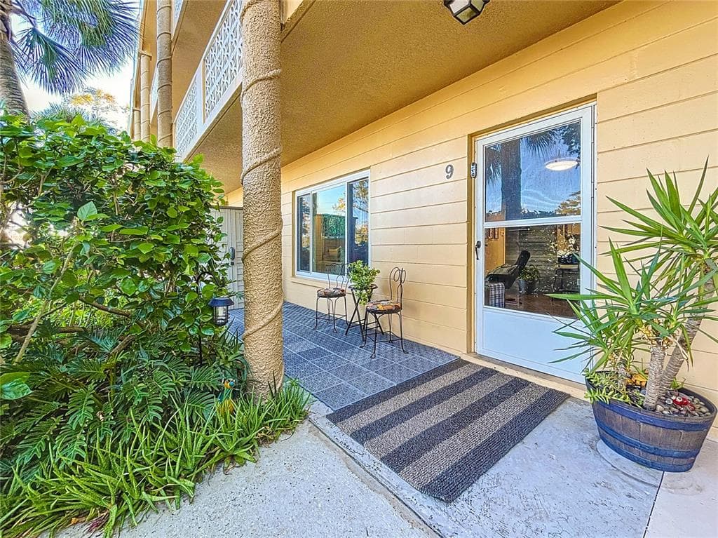 2467 FINLANDIA LANE UNIT 9 CLEARWATER, FL 33763