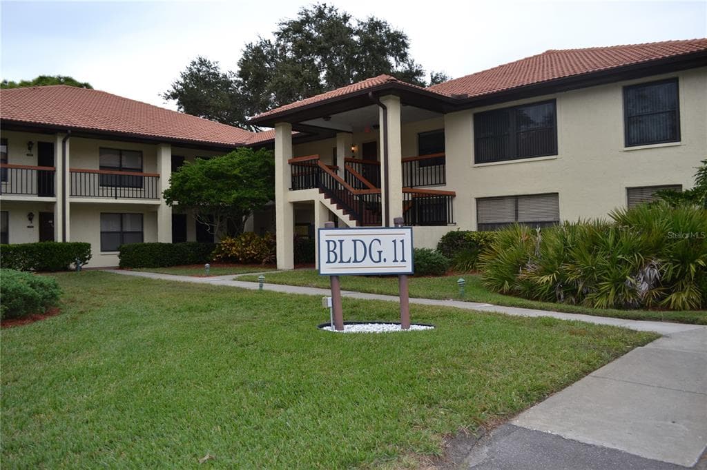 1113 HAMMOCK PINE BOULEVARD UNIT 1113 CLEARWATER, FL 33761