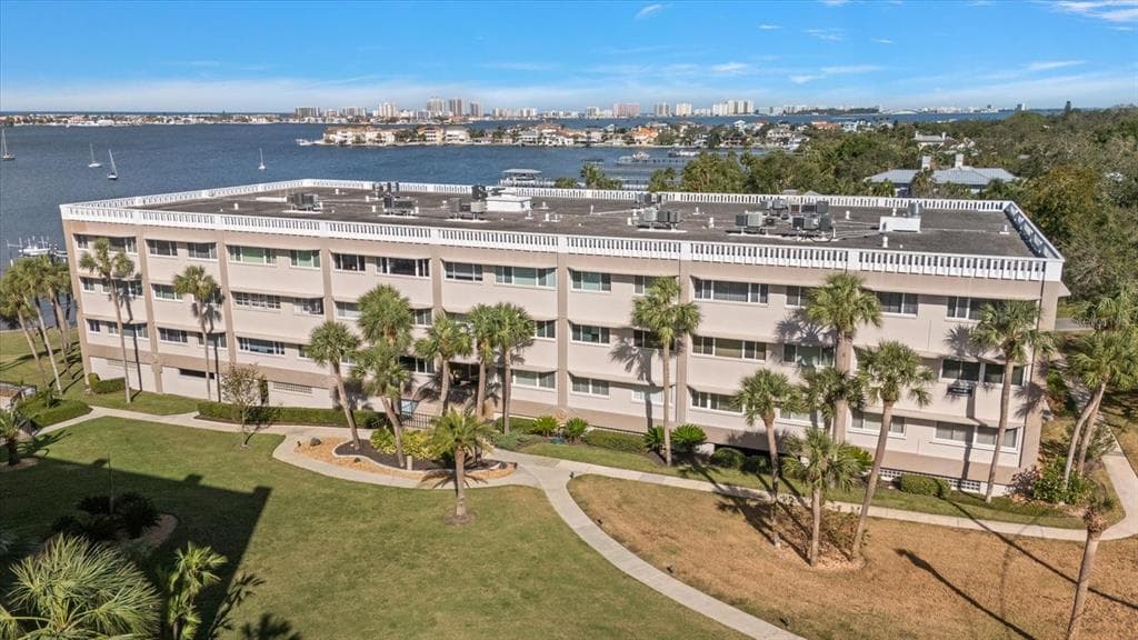 100 BLUFF VIEW DRIVE UNIT 209B BELLEAIR BLUFFS, FL 33770