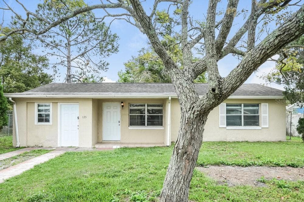 135 TULPAN DRIVE KISSIMMEE, FL 34743