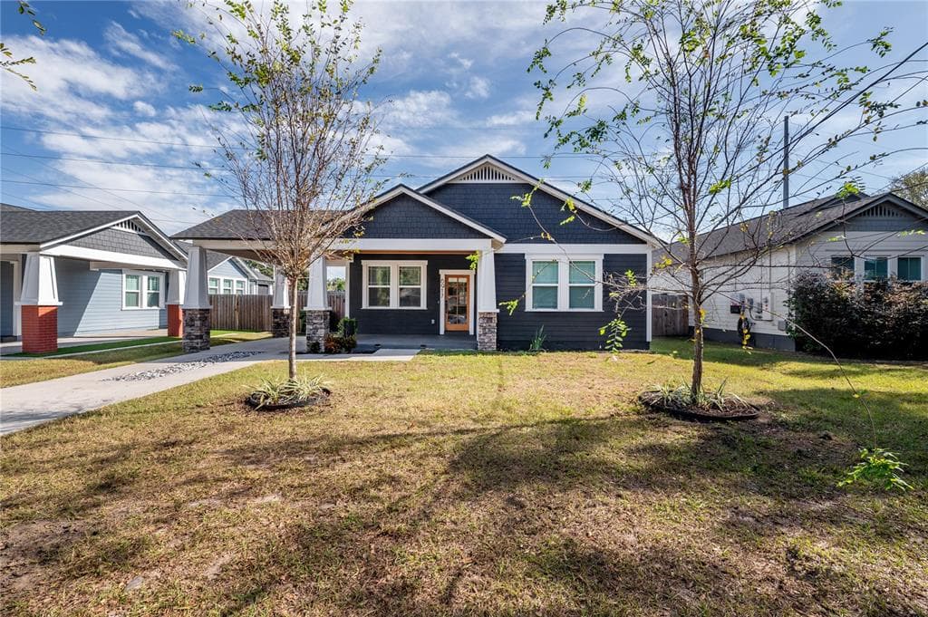6917 N CENTRAL AVENUE TAMPA, FL 33604