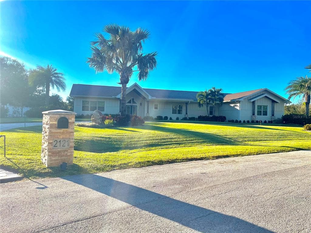 2121 MEADOW BROOK DRIVE CLEARWATER, FL 33759