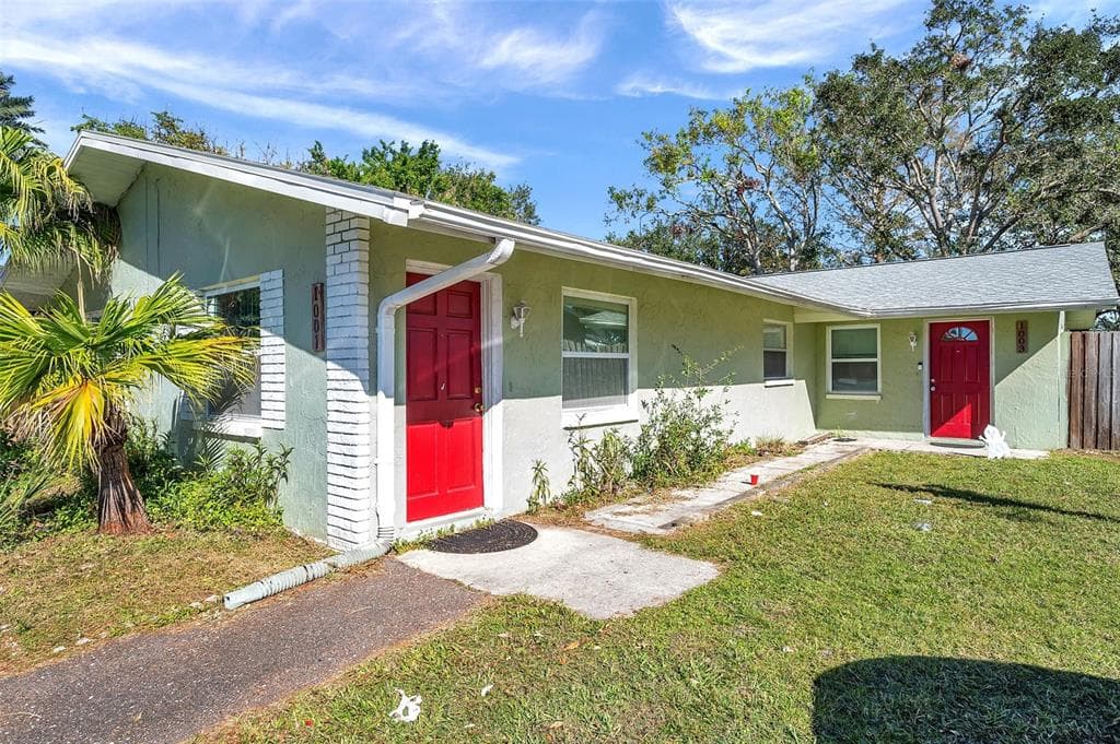 1001 LAKE PALMS DRIVE LARGO, FL 33771