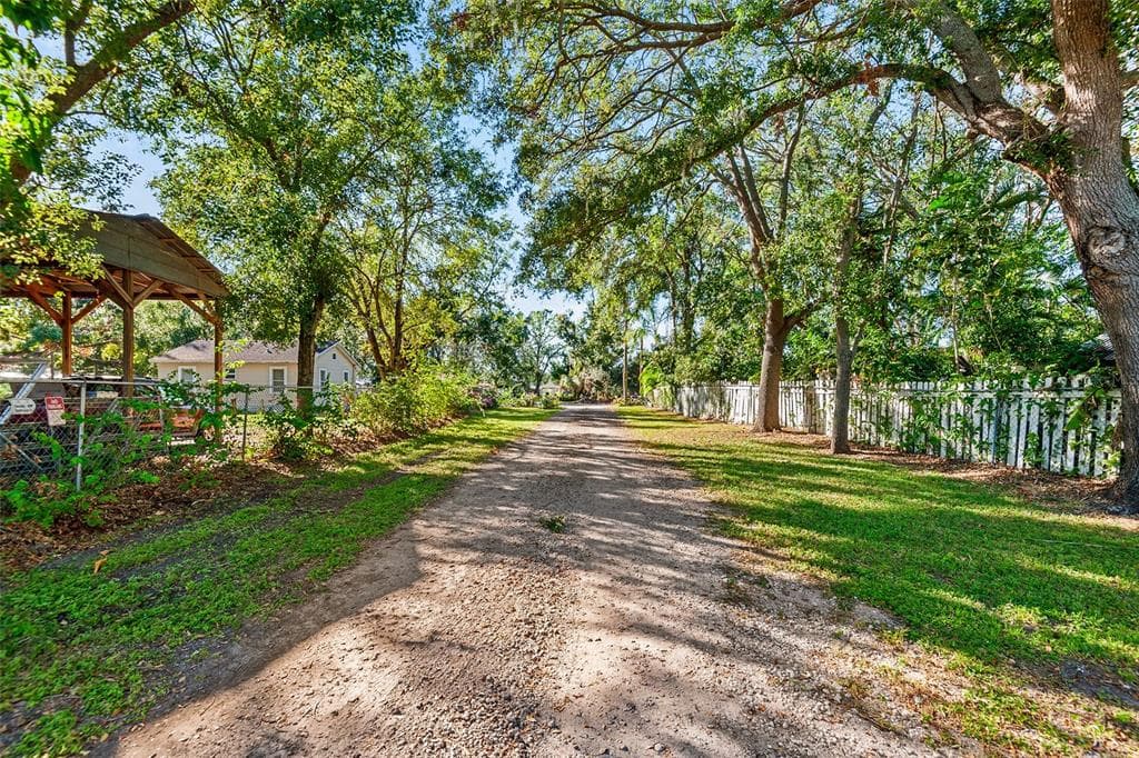 10128 ALAFIA STREET GIBSONTON, FL 33534