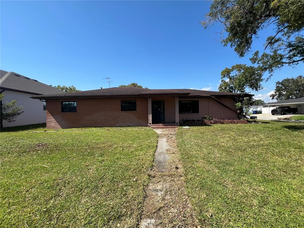 1801 W SAINT ISABEL STREET TAMPA, FL 33607