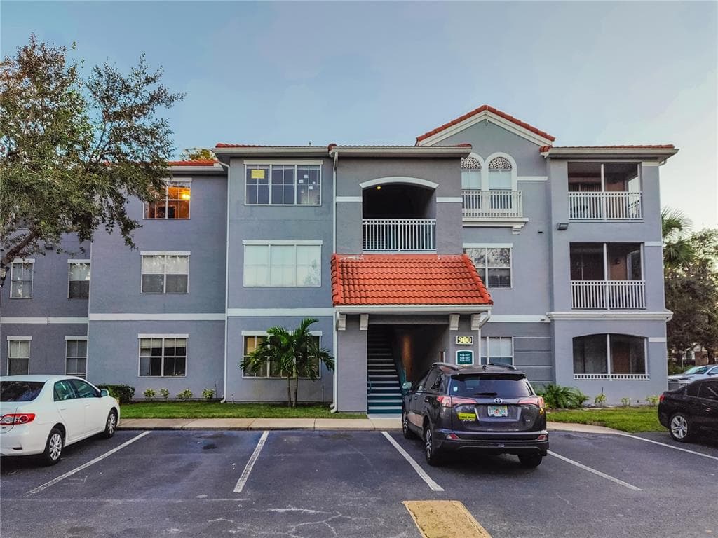 18001 RICHMOND PLACE DRIVE UNIT 934 TAMPA, FL 33647