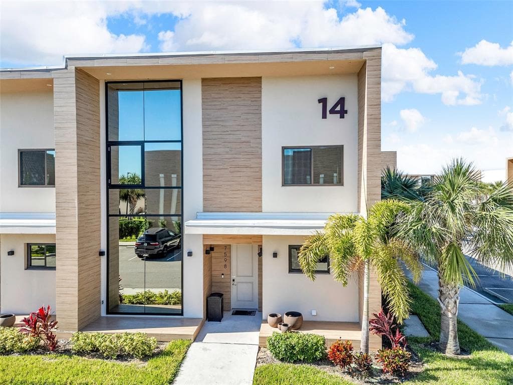 7598 BROOKLYN DRIVE KISSIMMEE, FL 34747