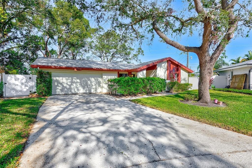2601 GREENDALE COURT PALM HARBOR, FL 34684