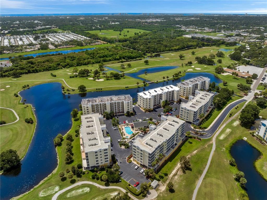 1200 COUNTRY CLUB DRIVE UNIT 3204 LARGO, FL 33771