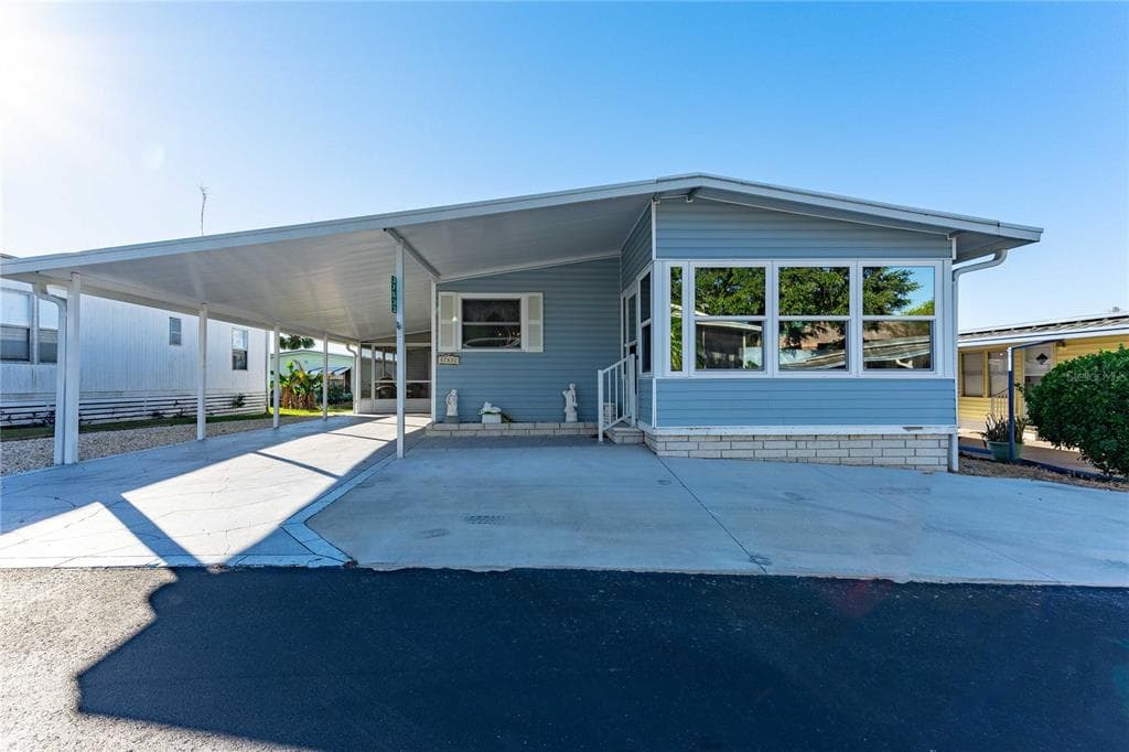37832 MISSION HILLS AVENUE ZEPHYRHILLS, FL 33541