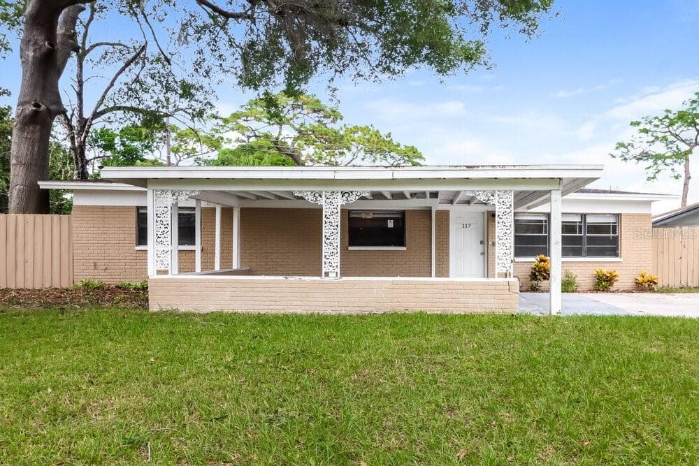 117 FLORAL DRIVE TAMPA, FL 33613