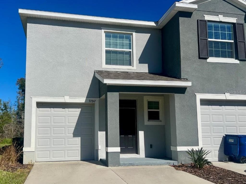 32847 PEZ LANDING LANE WESLEY CHAPEL, FL 33543