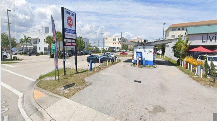1301 E COMMERCIAL BOULEVARD OAKLAND PARK, FL 33334