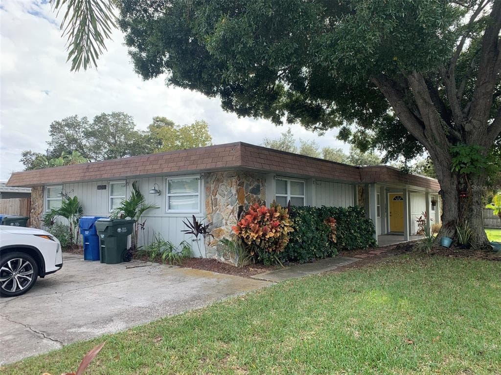 3401 SHERWOOD DRIVE UNIT B LARGO, FL 33771