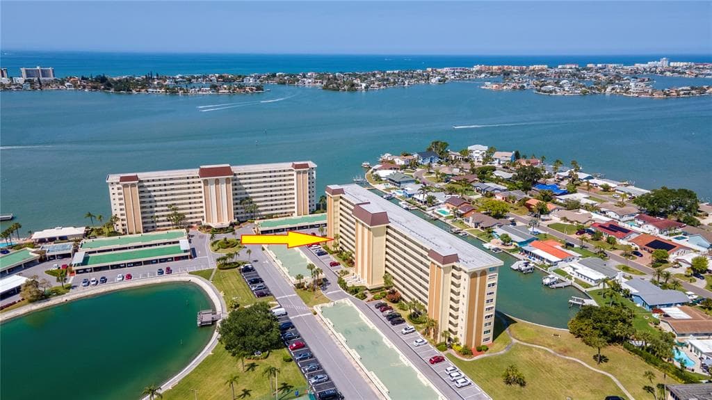 4725 COVE CIRCLE UNIT 201 ST PETERSBURG, FL 33708