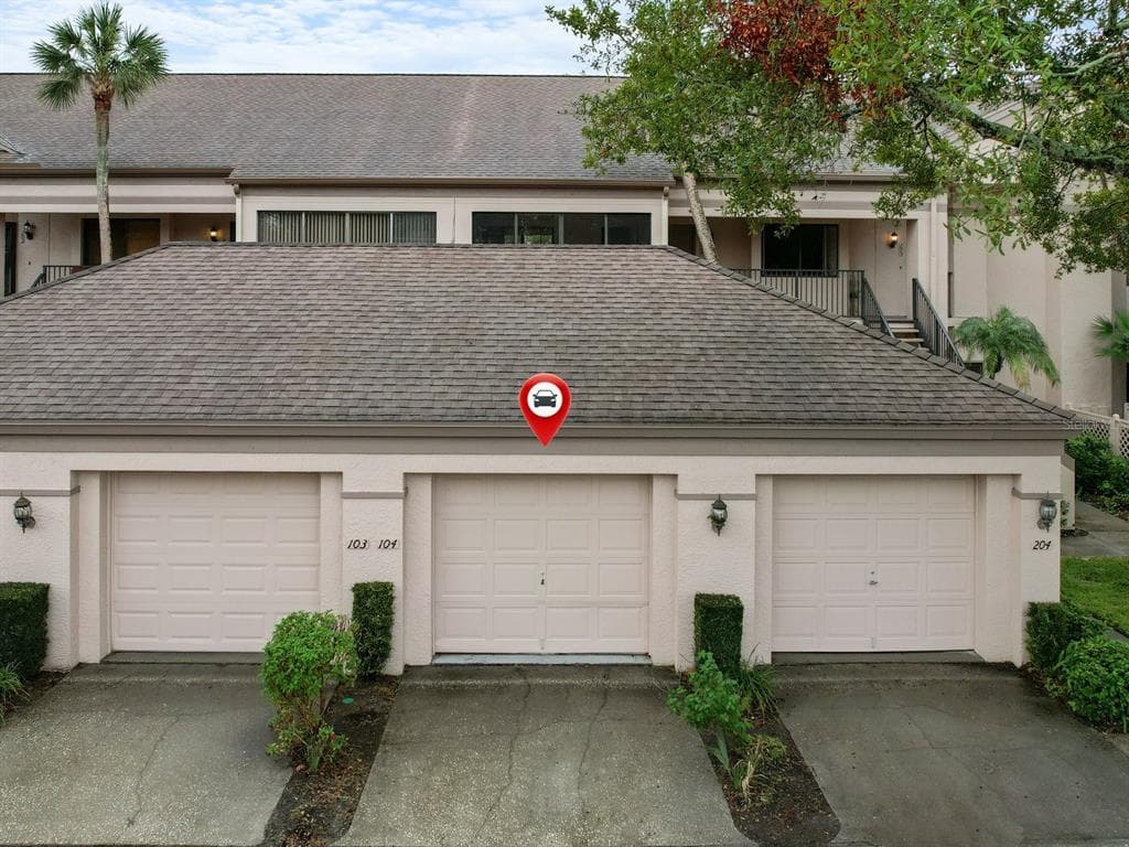 3044 RED OAK COURT UNIT 104 PALM HARBOR, FL 34684