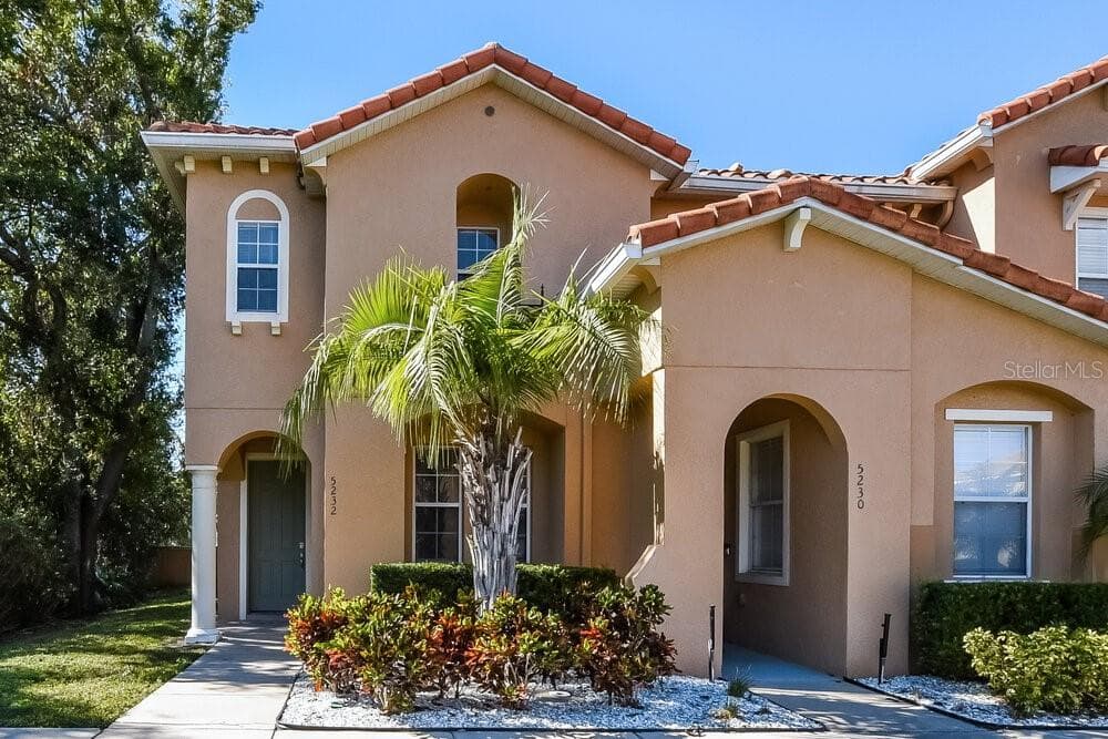 5232 PARADISE CAY CIRCLE KISSIMMEE, FL 34746