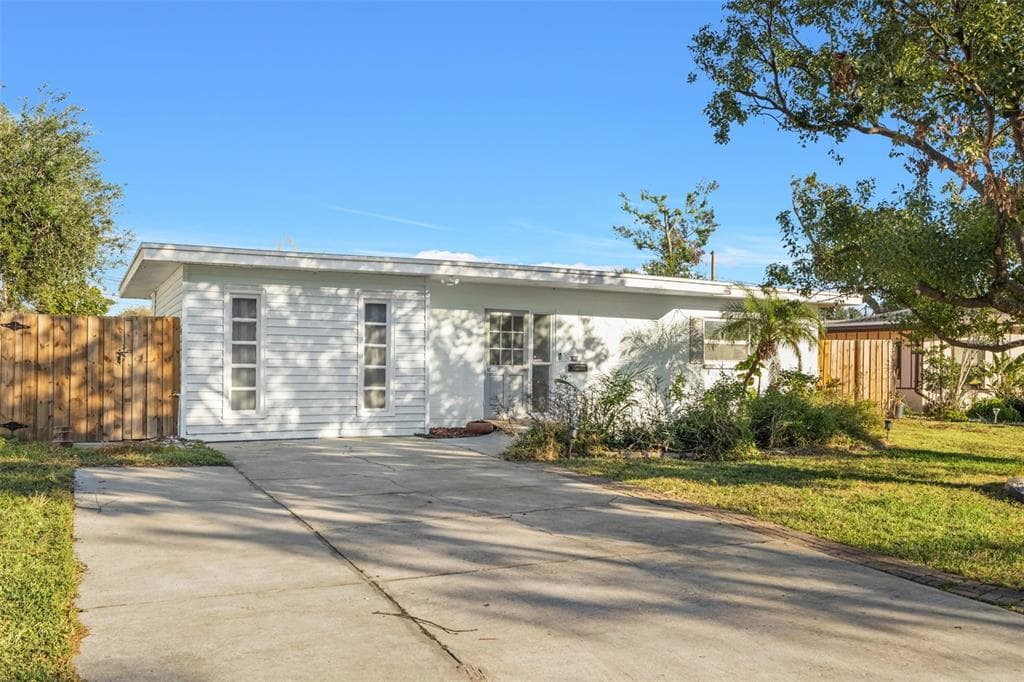 3637 63RD STREET N ST PETERSBURG, FL 33710