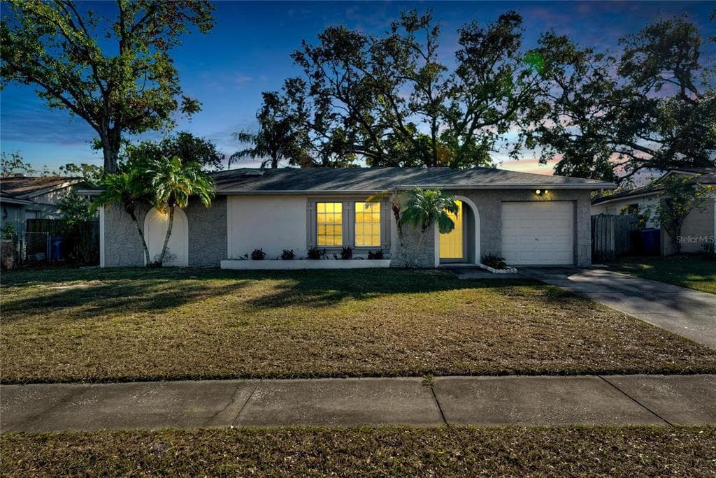 2211 WHITNEY PLACE VALRICO, FL 33594