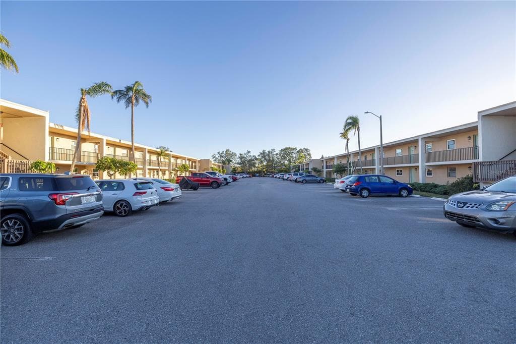 12300 PARK BOULEVARD UNIT 103 SEMINOLE, FL 33772