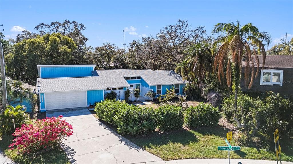 7108 RIVERWOOD BOULEVARD TAMPA, FL 33615
