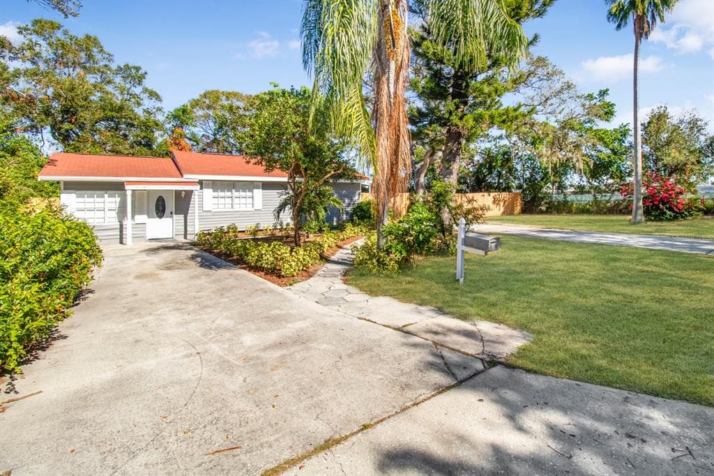 504 13TH AVENUE NW LARGO, FL 33770