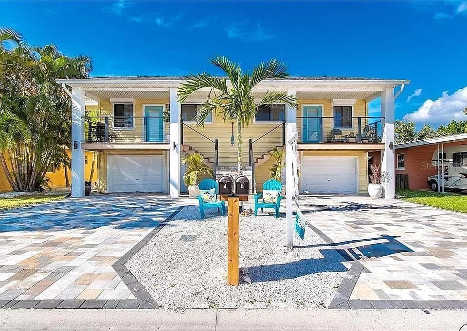 118 175TH TERRACE DRIVE E UNIT B REDINGTON SHORES, FL 33708