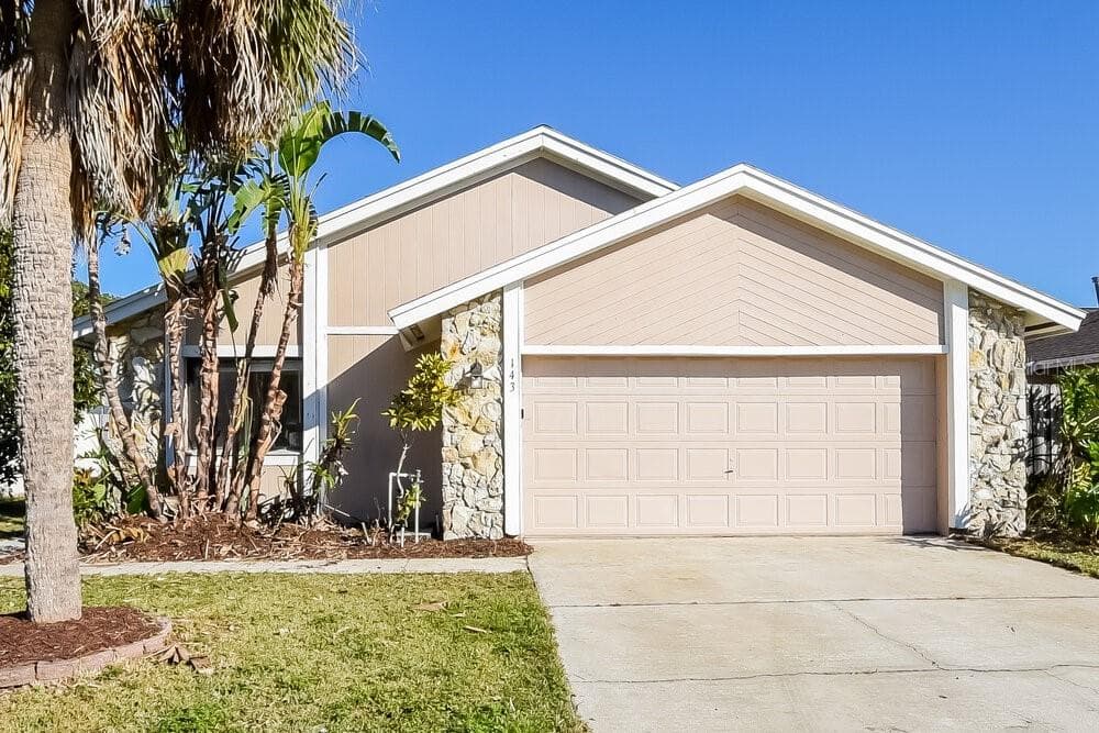 143 SPOONHOUR DRIVE CASSELBERRY, FL 32707