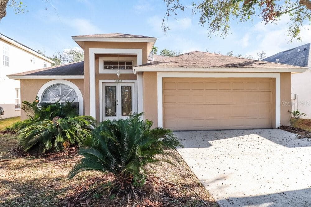 27448 SKY LAKE CIRCLE WESLEY CHAPEL, FL 33544