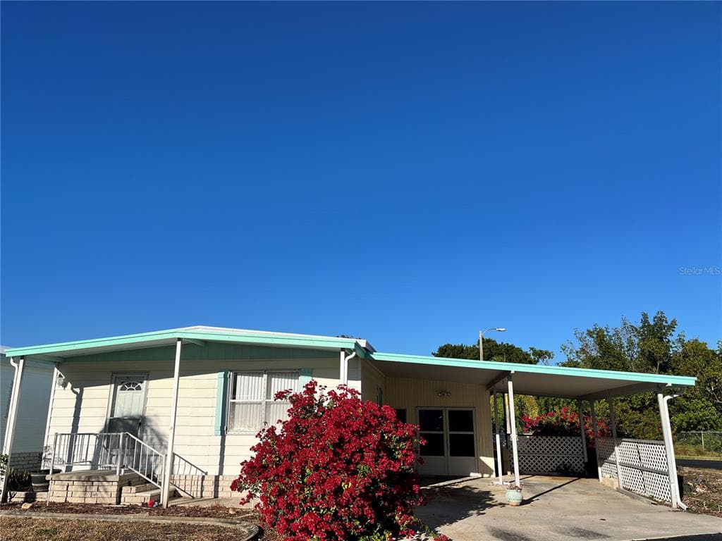 377 MOUNT SAXON AVENUE NE UNIT 321 ST PETERSBURG, FL 33702
