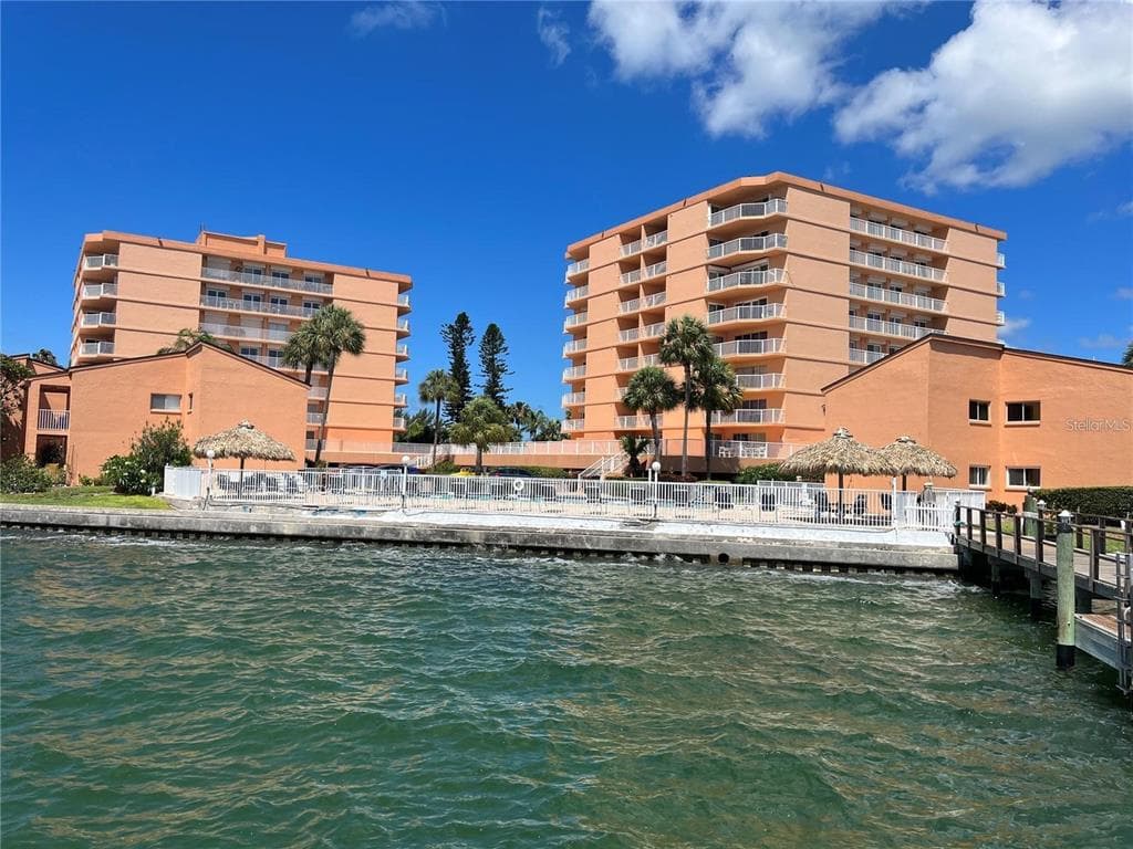 7432 SUNSHINE SKYWAY LANE S UNIT 705 ST PETERSBURG, FL 33711
