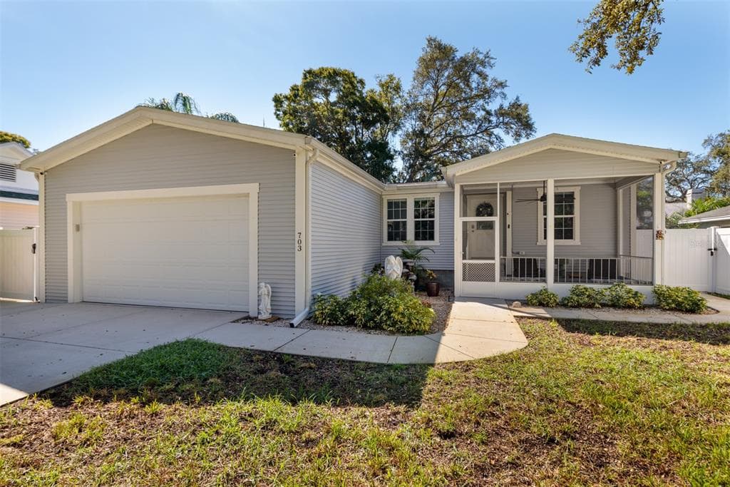 703 OLD CHARLESTON WAY LARGO, FL 33770