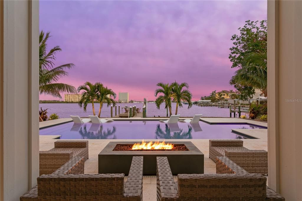 826 79TH STREET S ST PETERSBURG, FL 33707