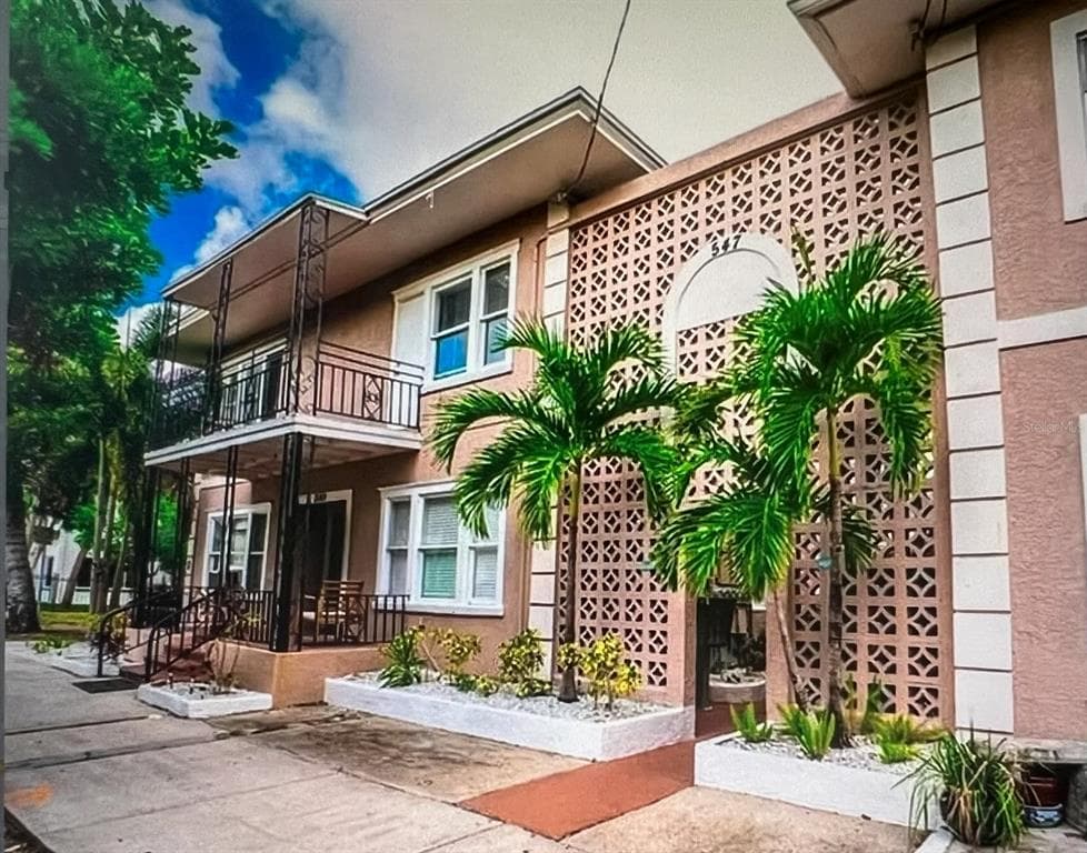 543 2ND STREET N UNIT 1/2 ST PETERSBURG, FL 33701