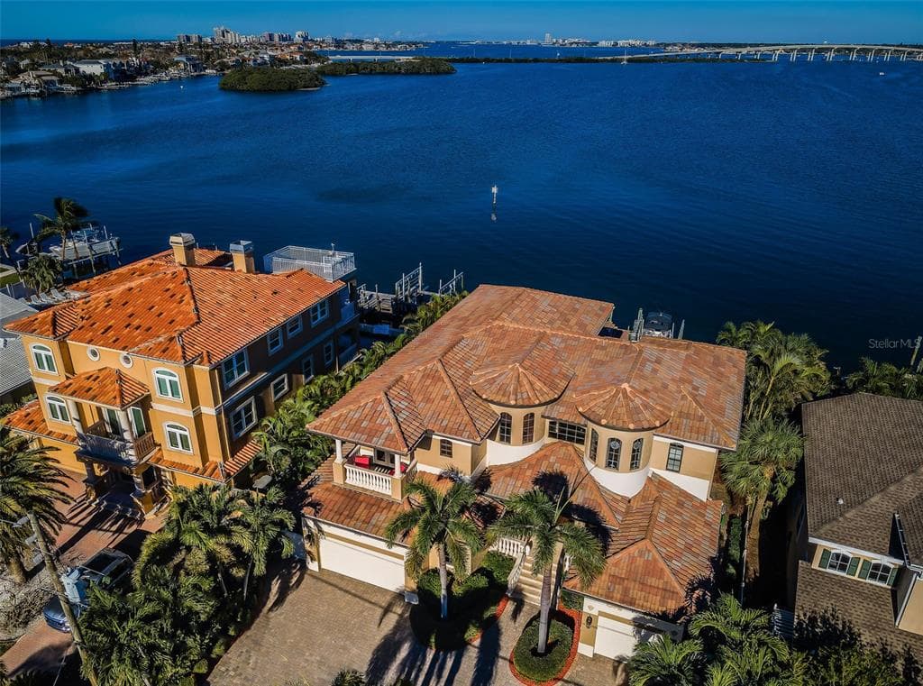 308 HARBOR DRIVE INDIAN ROCKS BEACH, FL 33785