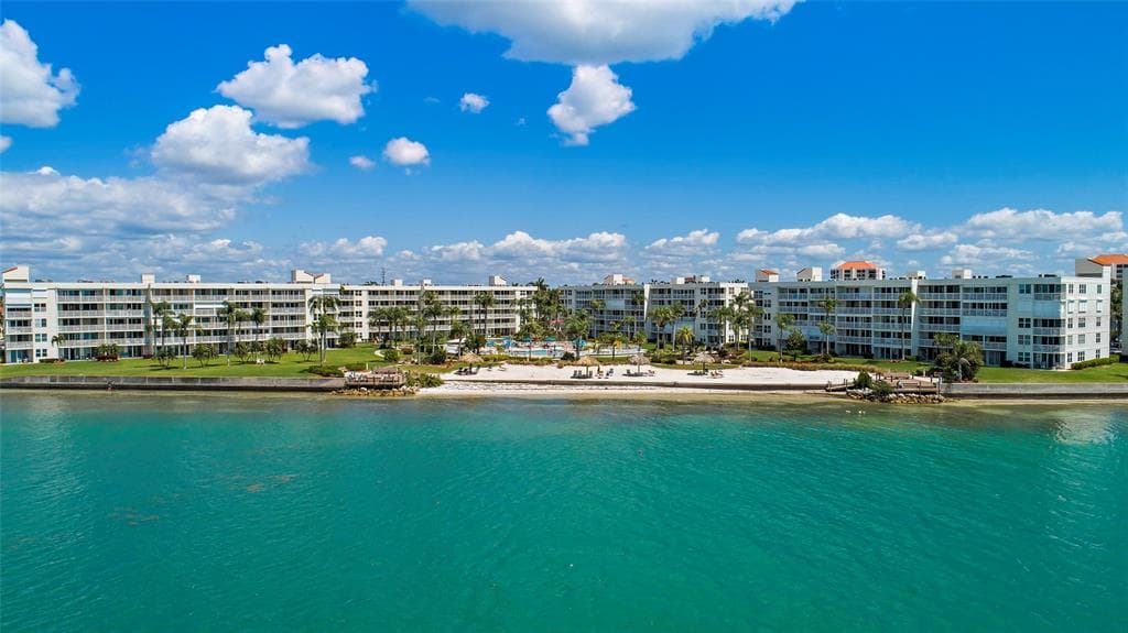 6021 BAHIA DEL MAR CIRCLE UNIT 536 ST PETERSBURG, FL 33715