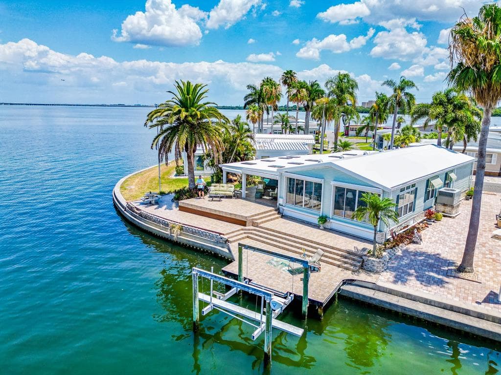 18675 US HIGHWAY 19 N UNIT 389 CLEARWATER, FL 33764