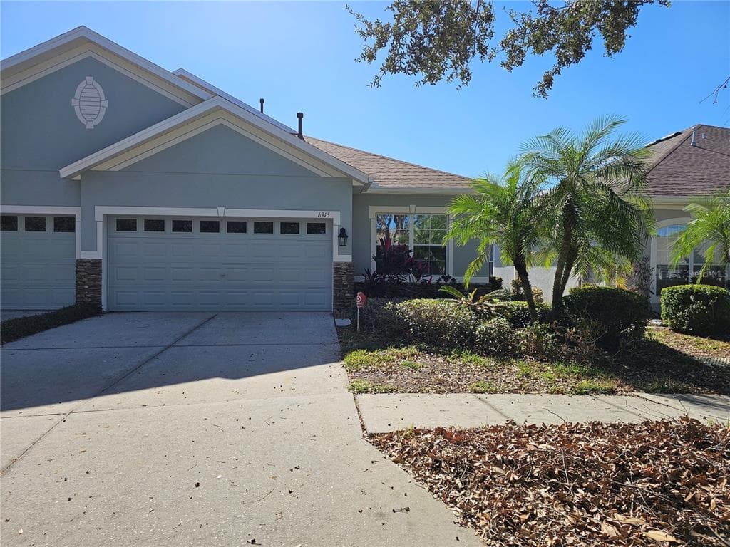 6915 SURREY OAK DRIVE APOLLO BEACH, FL 33572