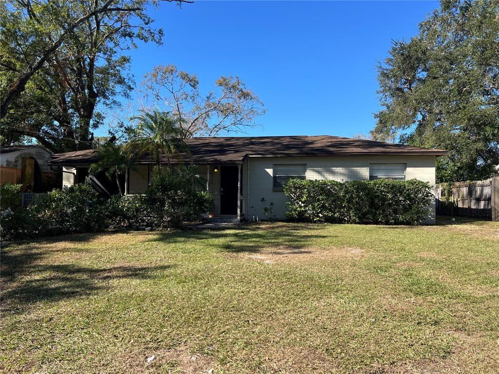 10512 N OTIS AVENUE TAMPA, FL 33612