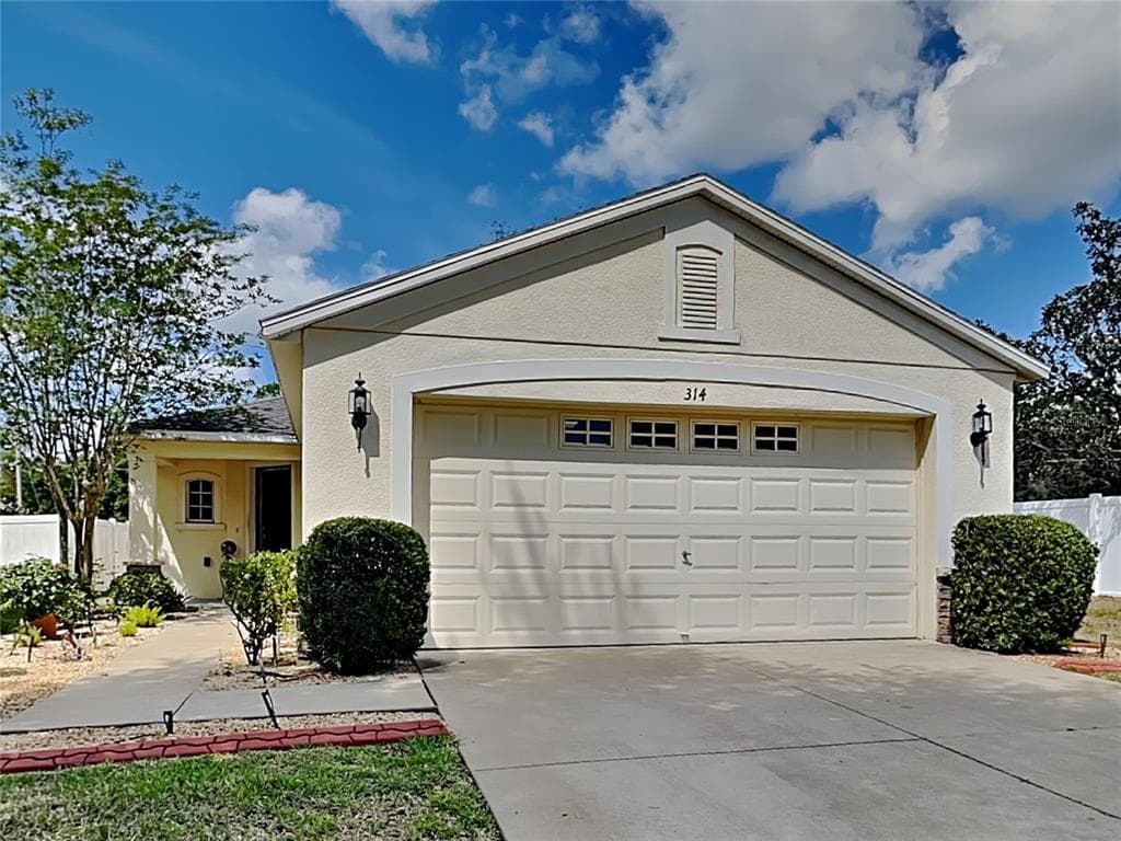 314 WESTCHESTER HILLS LANE VALRICO, FL 33594
