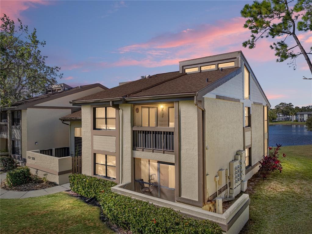 214 WOODLAKE WYNDE UNIT 14 OLDSMAR, FL 34677