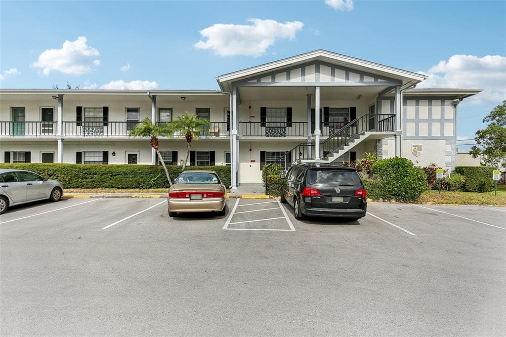 100 GLENNES LANE UNIT 108 DUNEDIN, FL 34698
